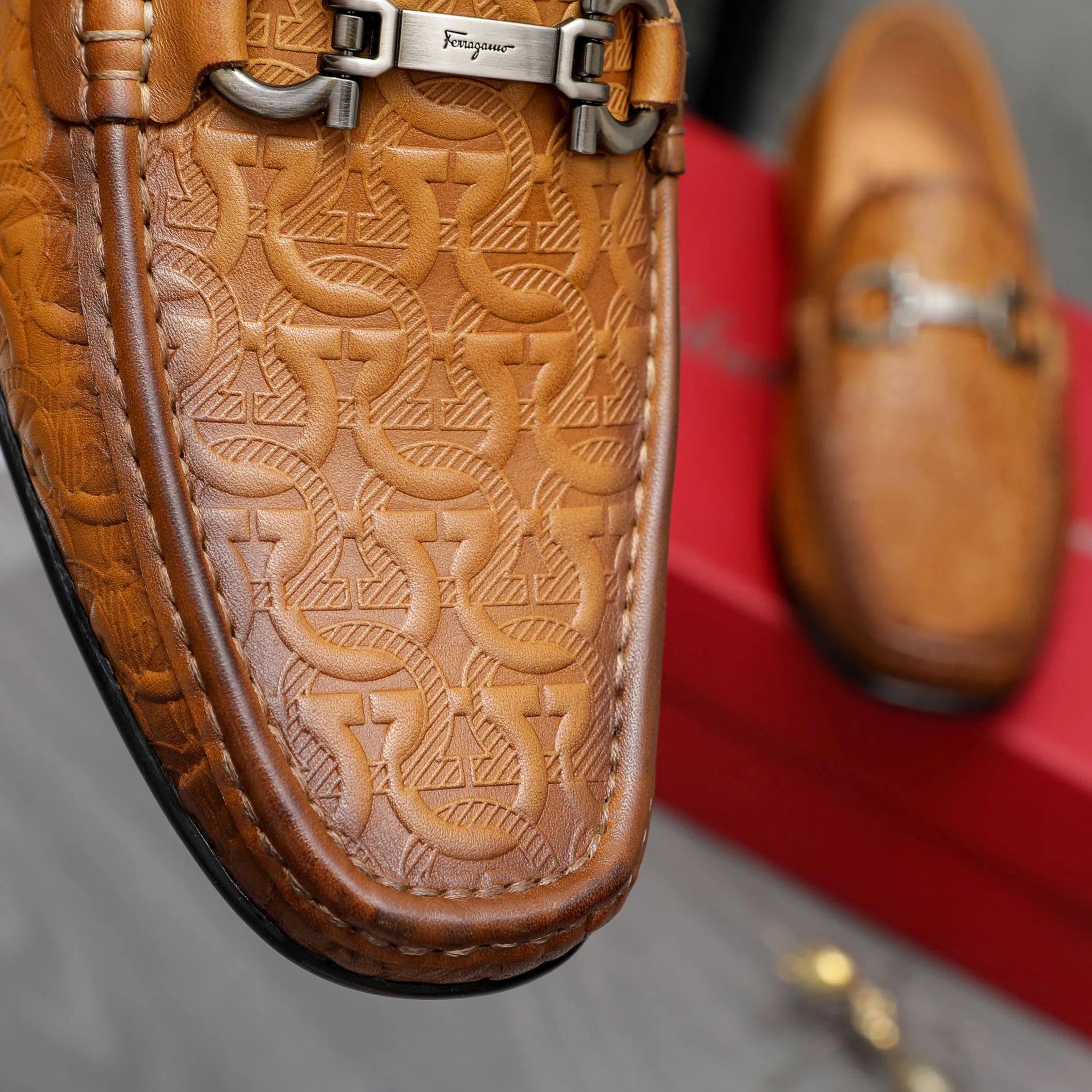 Men's shoes 💰380 Product trademark: Ferragamo "Ferragamo" casual slip-on shoes Regular size: 38-45 (45. Customized, non-returnable) Product materials: Selected embossed cowhide upper, pigskin lining, rubber non-slip outsole